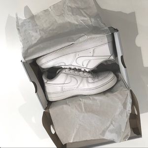 Nike Air Force 1 low top in white good condition